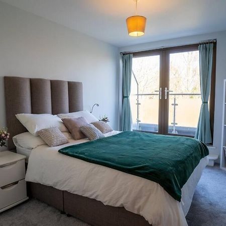 Surrey Hills Escape: Riverside Walks & Quick Links Godalming Dış mekan fotoğraf