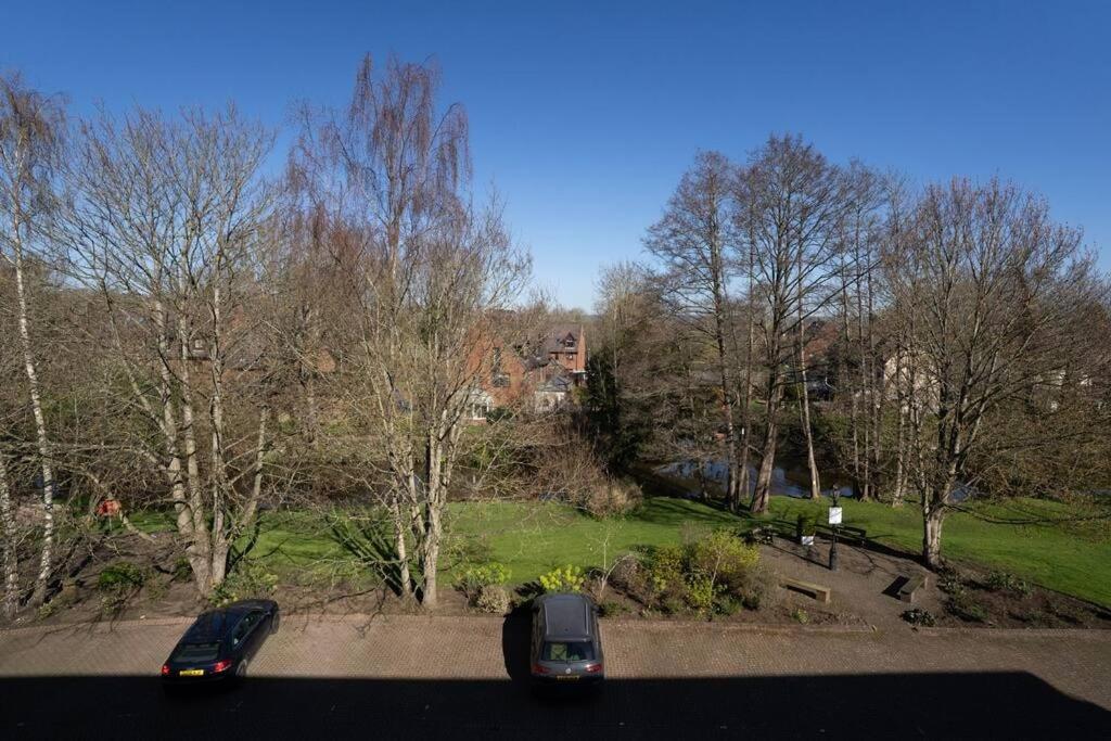 Surrey Hills Escape: Riverside Walks & Quick Links Godalming Dış mekan fotoğraf